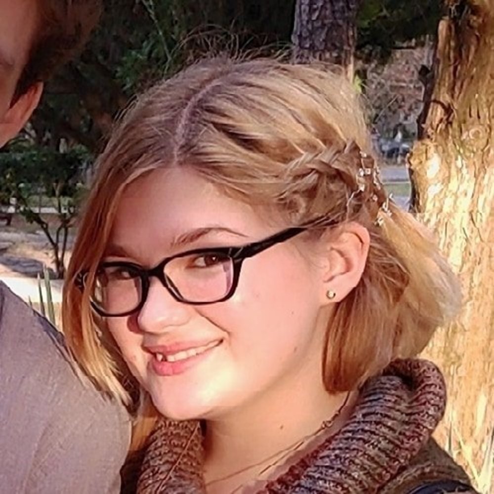 Meet your Posher, Lorrie